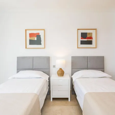 Mediterranean Swing - Acosta 5 Apartment *