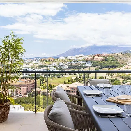 Mediterranean Swing - Acosta 5 Apartment